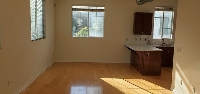 Dining Area - 5350 Playa Vista Dr
