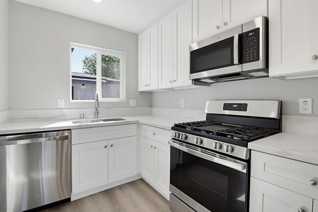 Building Photo - 54TH STREET 2985-2987 FRONT UNITS