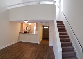 Building Photo - 7131 N Farralone Ave