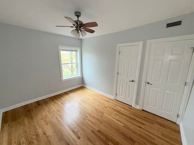 Building Photo - 4204 N Melvina Ave
