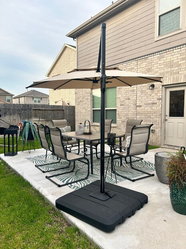 Building Photo - 1067 Greenshank Dr