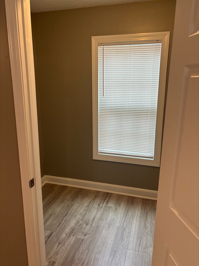 Building Photo - 1495 Marianna St