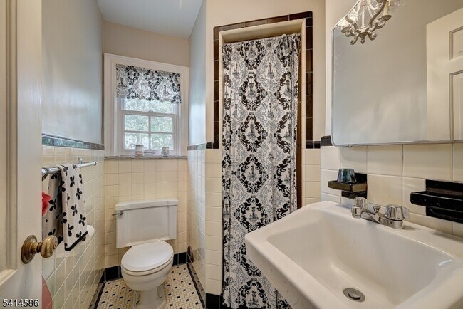 Building Photo - 548 Hartford Ct