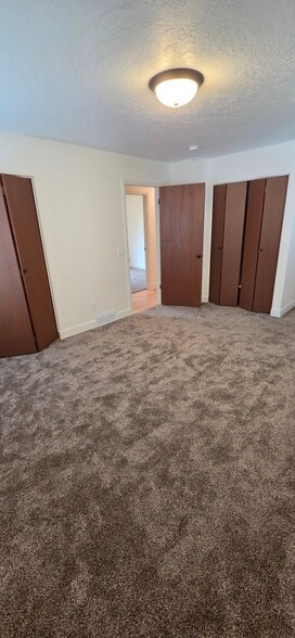 Building Photo - 386 W 1125 N