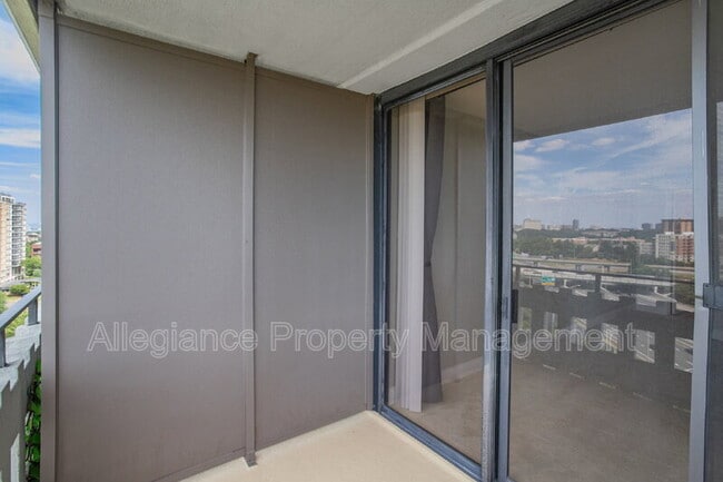 Building Photo - 6301 Stevenson Ave