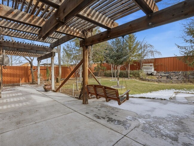 Building Photo - Spanish Springs Dream