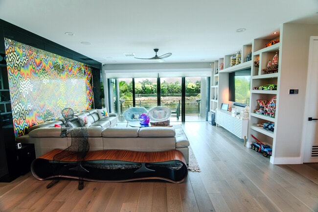 Building Photo - 8305 Fishhawk Falls Ct