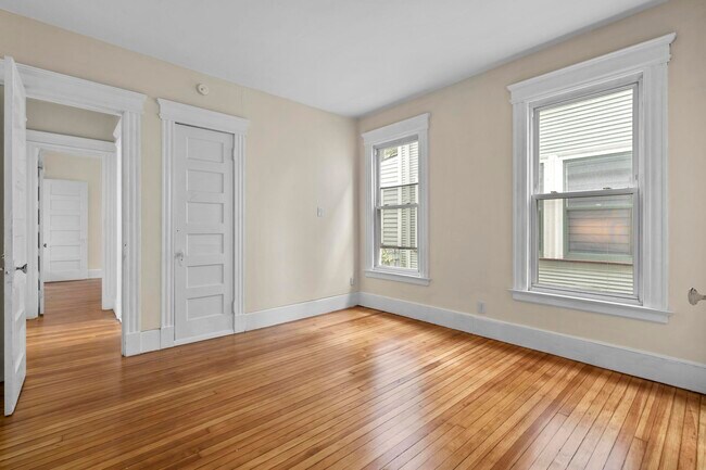 Building Photo - 167 Norton St