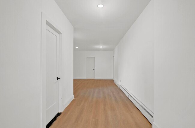 Building Photo - 206 Bloomfield St