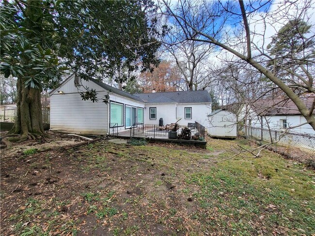 Building Photo - 3038 Gordon Cir