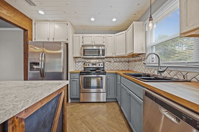 Building Photo - Welcome to Brynn Marr!