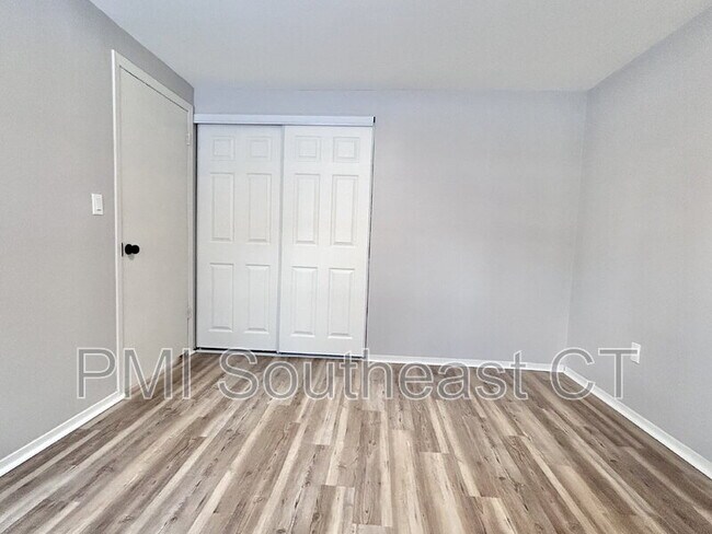 Building Photo - 120 Gallup Hill Rd