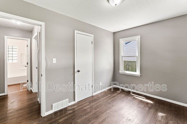 Building Photo - 1103 N Atherton Rd