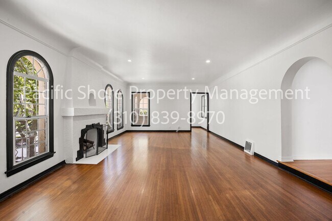Building Photo - 107 N Mansfield Ave