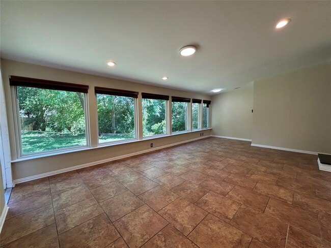 Building Photo - 11701 Rustic Rock Dr