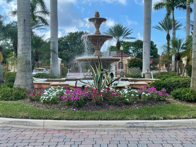 Building Photo - 110 Villa Cir