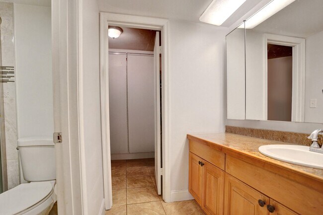 Building Photo - 1401 S Federal Hwy