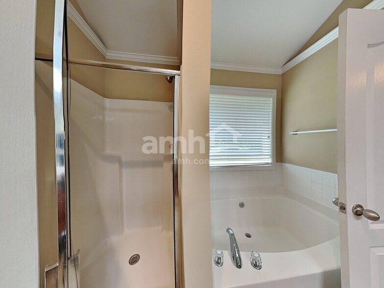 Building Photo - 1351 Tumblerock Ct