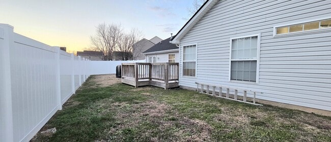 Building Photo - 5464 Daniel Ray Dr