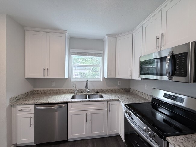 Building Photo - 4541 Cambria St