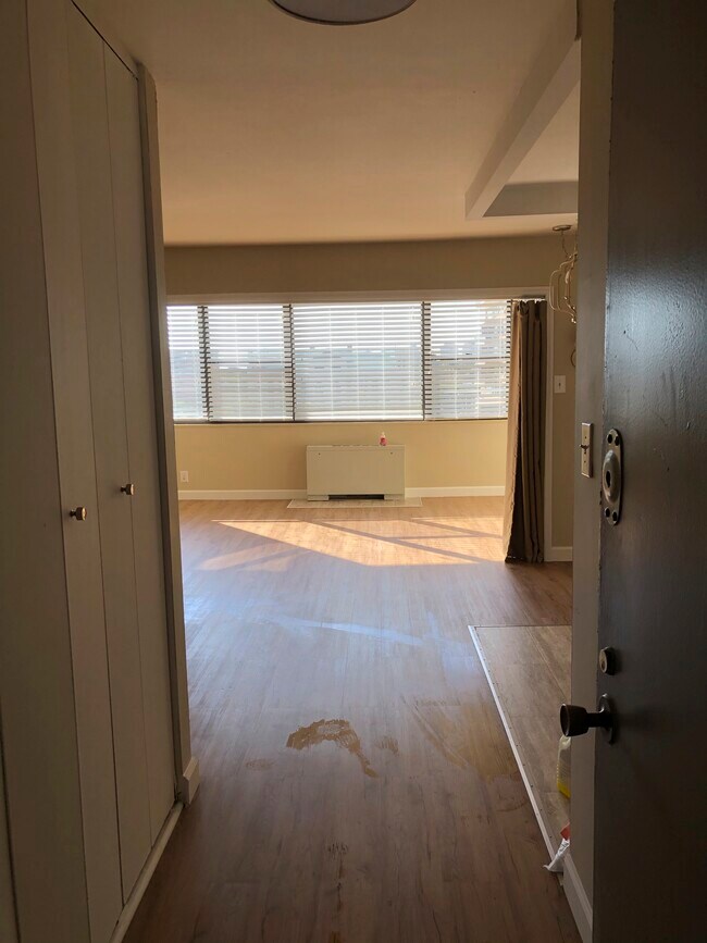 Building Photo - 270 Marin Blvd