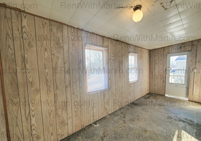 Building Photo - 919 Oneida St