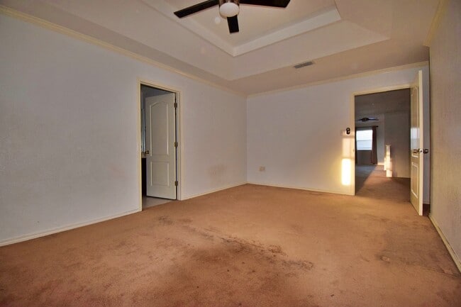 Building Photo - 3801 San Roman St