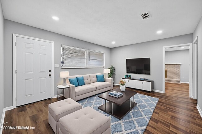 Building Photo - 8015 Jaguar Dr