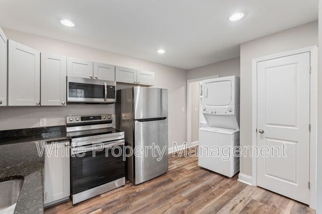 Building Photo - 1302 Venus St