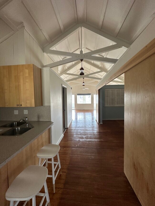 Building Photo - 852 Beach Rd