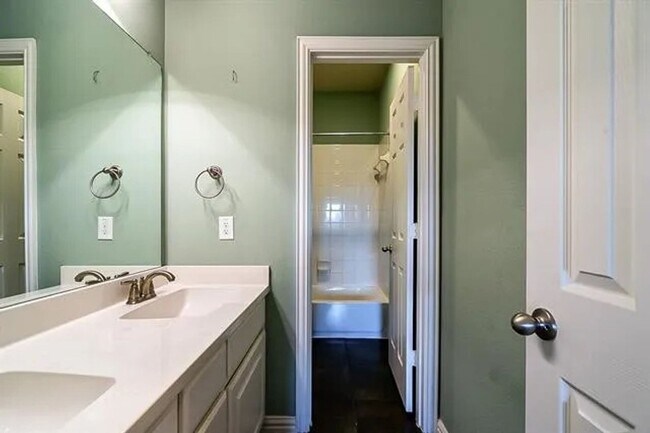 Building Photo - Entertainer's Home in Forney!