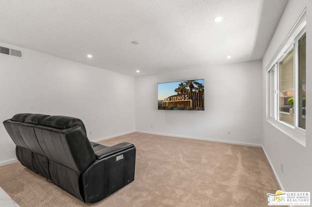 Building Photo - 1900 S Palm Canyon Dr