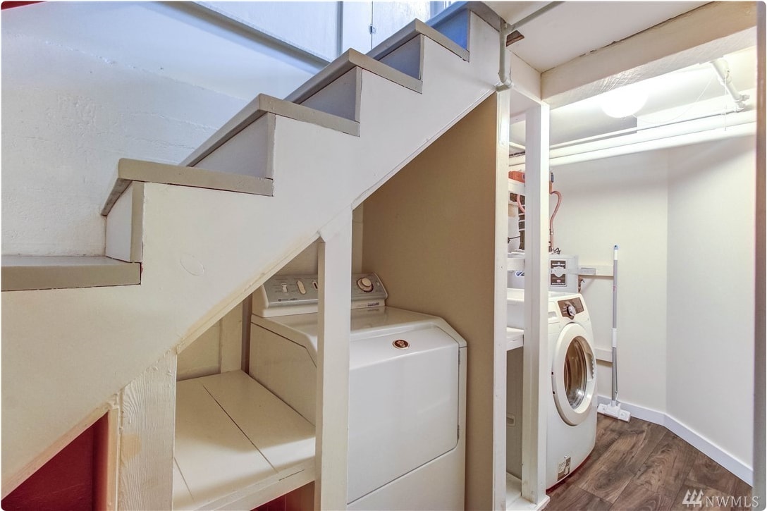 Laundry on same floor (shared with one other unit) - 622 NE Banner Pl