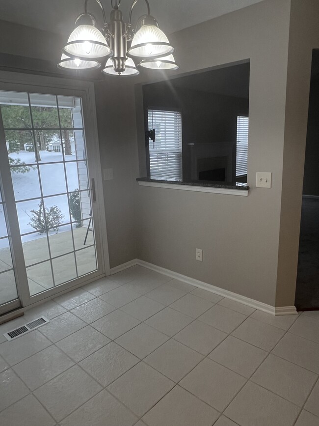 Building Photo - 36447 N Reserve Cir