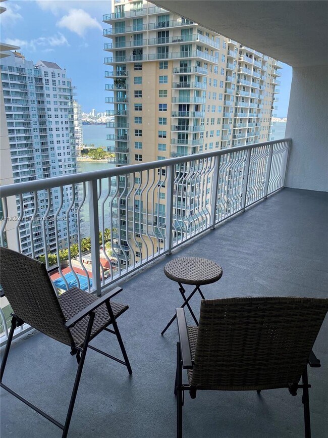 Building Photo - 1200 Brickell Bay Dr