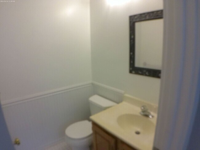 Building Photo - 14 E Mt Vernon Pl