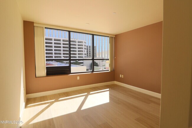 Building Photo - 450 N Arlington Ave