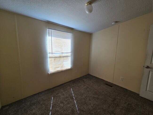 Building Photo - 2412 Cattail Cir