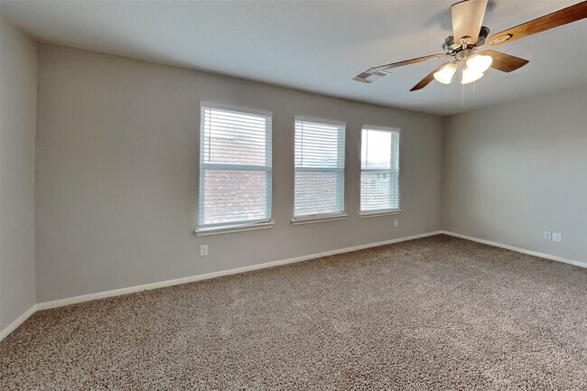 Building Photo - 6431 Hardwood Dale Way Dr