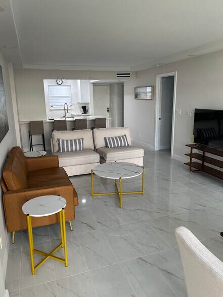 Building Photo - 1391 S Ocean Blvd