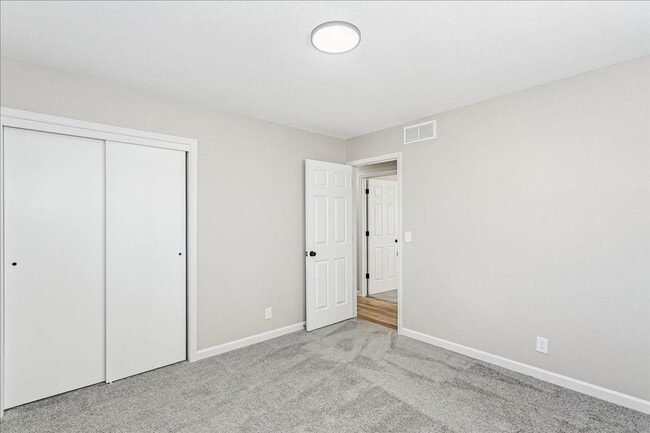 Building Photo - 1470 S Hornecker St