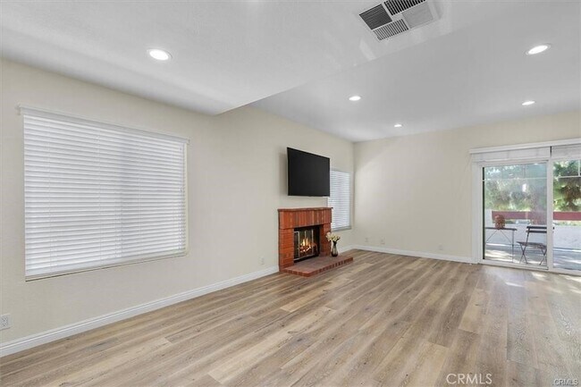 Building Photo - 2740 Gramercy Ave