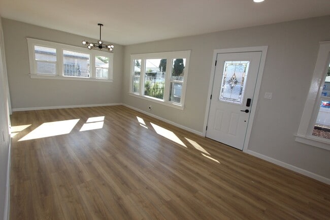 Building Photo - 251 S 36th St