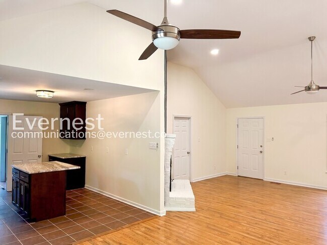 Building Photo - 2581 Glenridge Ct