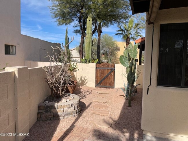 Building Photo - 11865 N Copper Butte Dr