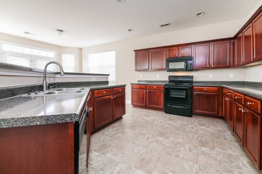 Building Photo - 5213 Meryton Park Way