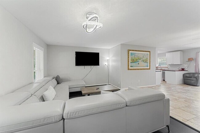 Building Photo - 9622 Fairdale Ln