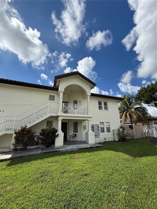 Primary Photo - 8840 NW 111th Ave