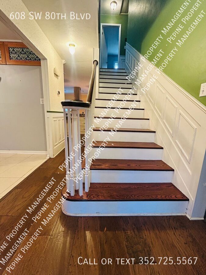 Building Photo - 608 SW 80th Blvd