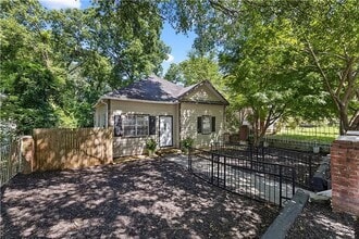 Building Photo - 1415 Eric St SE